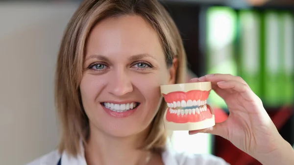 From Flaws to Fabulous: How Direct Composite Veneers Reshape Smiles